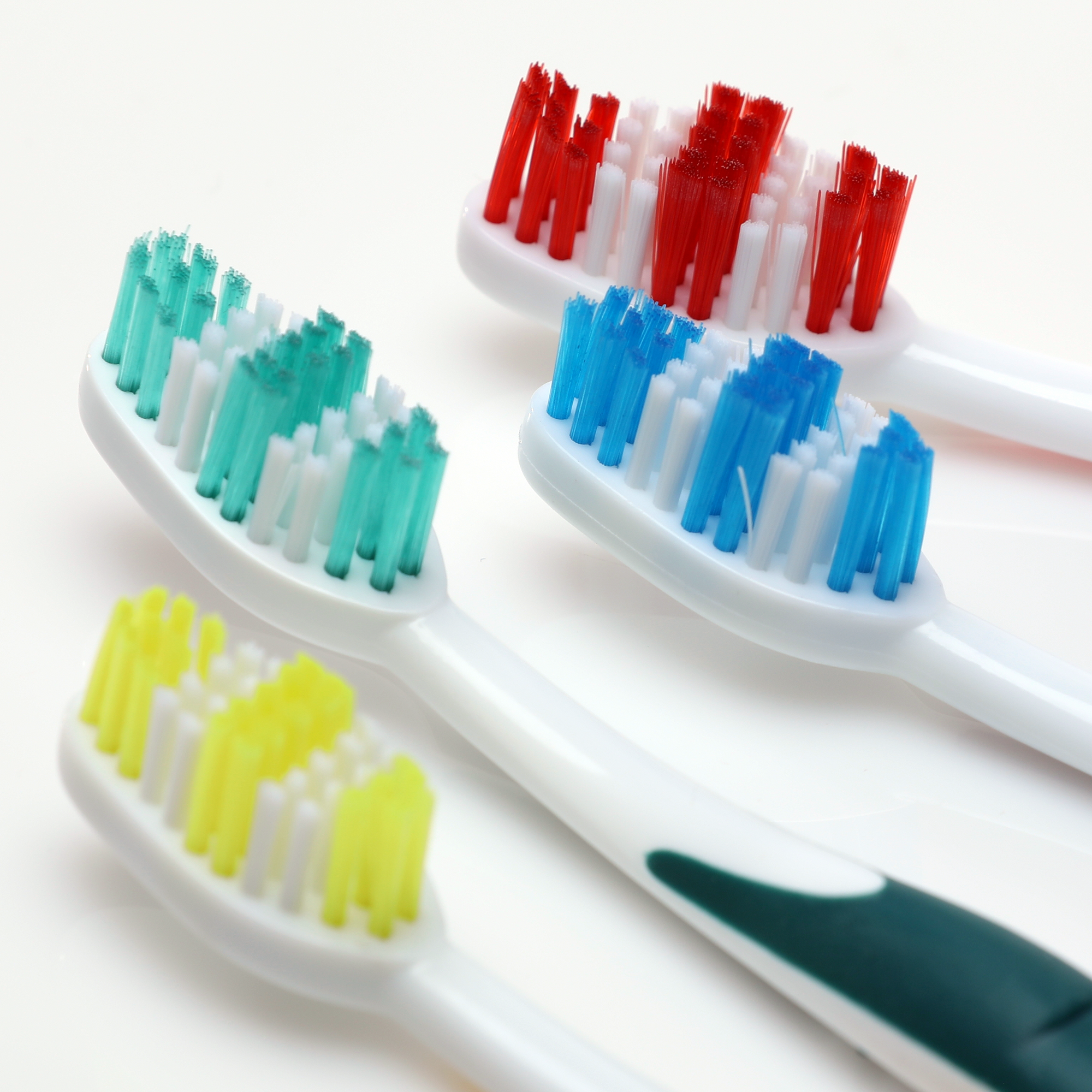 Premium OraFlex Adult Toothbrush (000-10780)