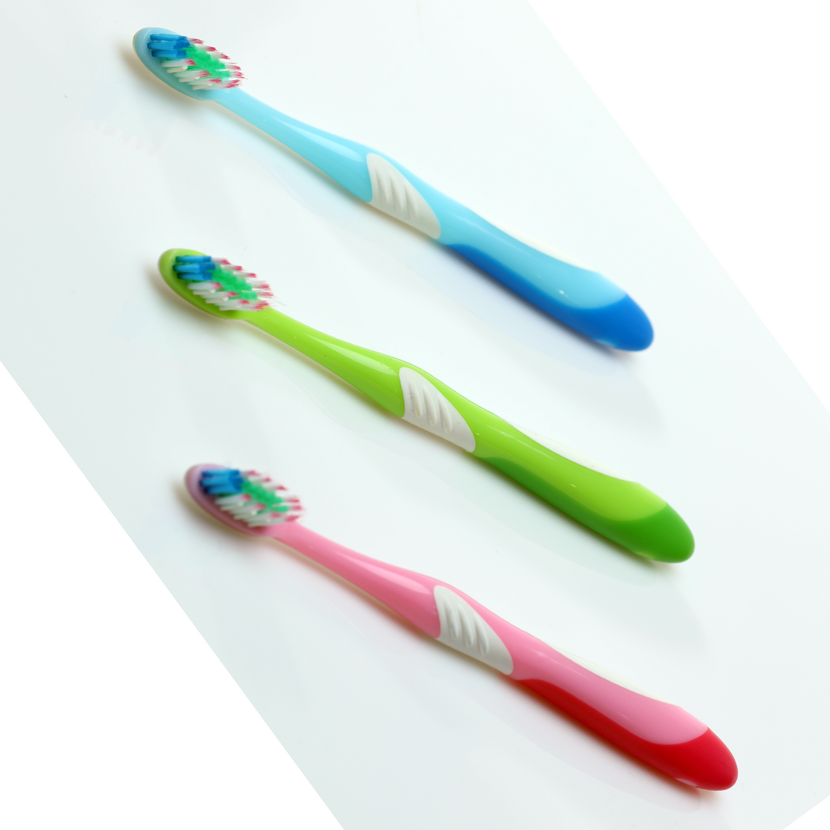 Adult Premium OraFlex Sensitive Toothbrush (000-10788)