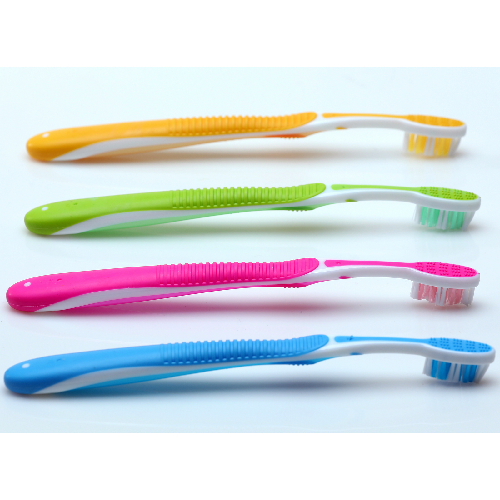 Adult Premium Tootbrush with Whitener (000-16791B)