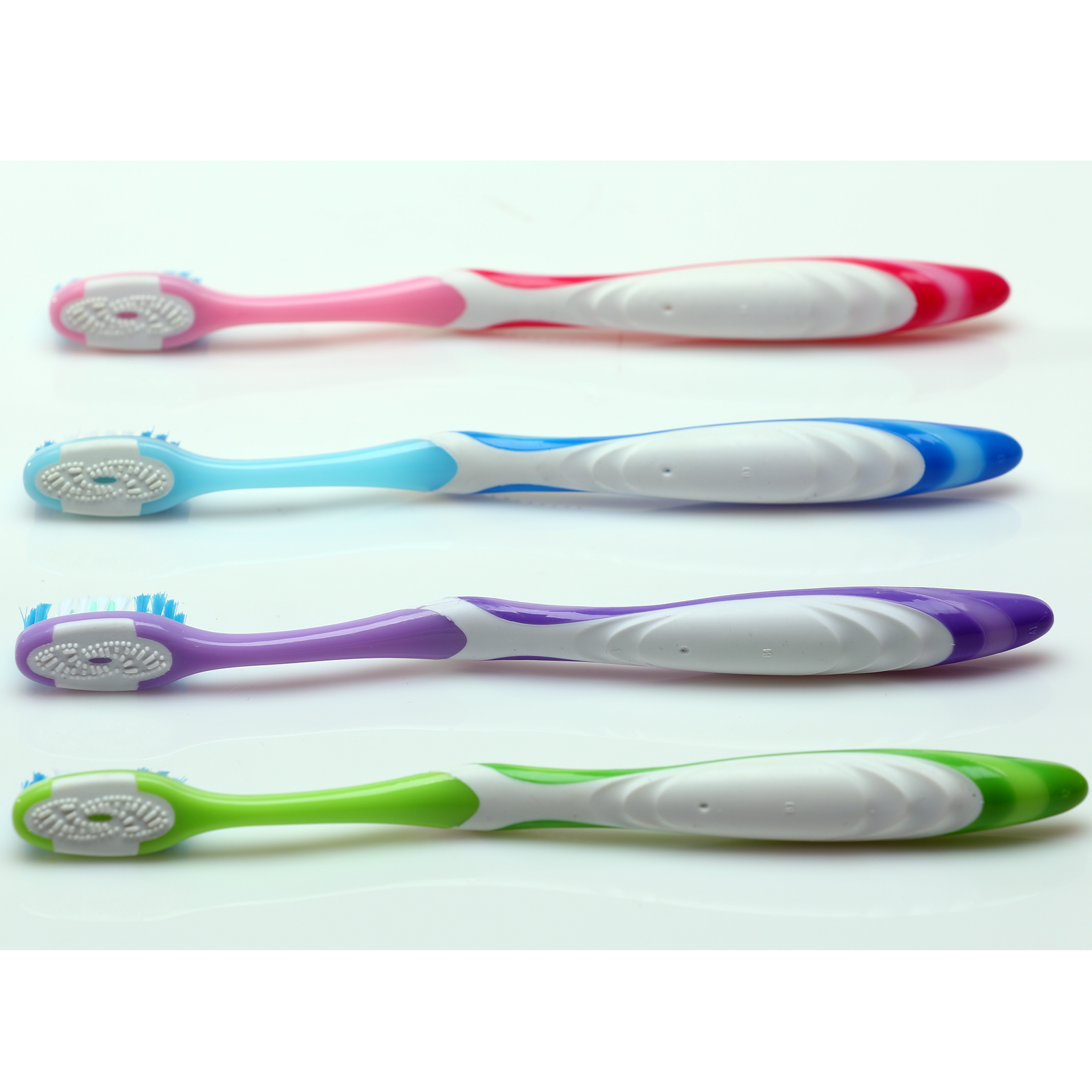 Premium Adult Compact Whitening Toothbrush (000-16890)
