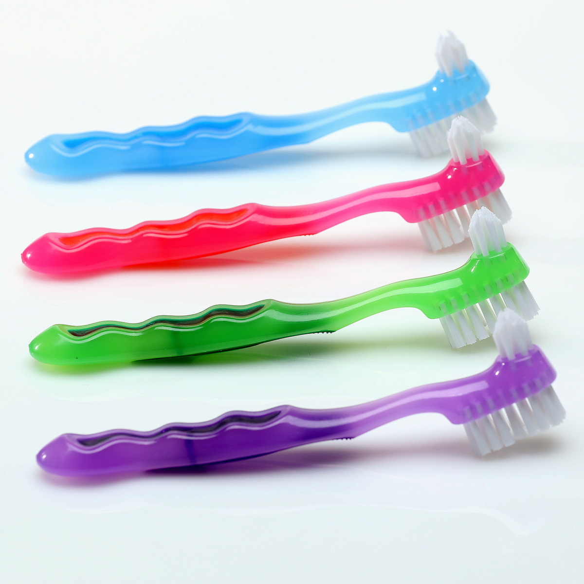 Denture Toothbrush (000-90026)
